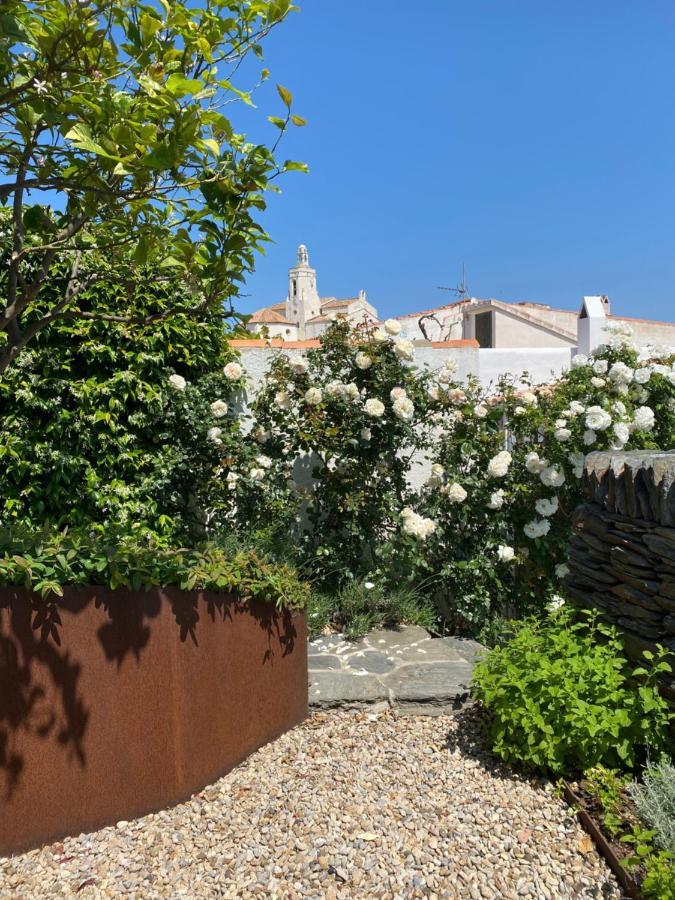 Centric Townhouse With Sea View - Casa Marta Cadaqués Exterior foto