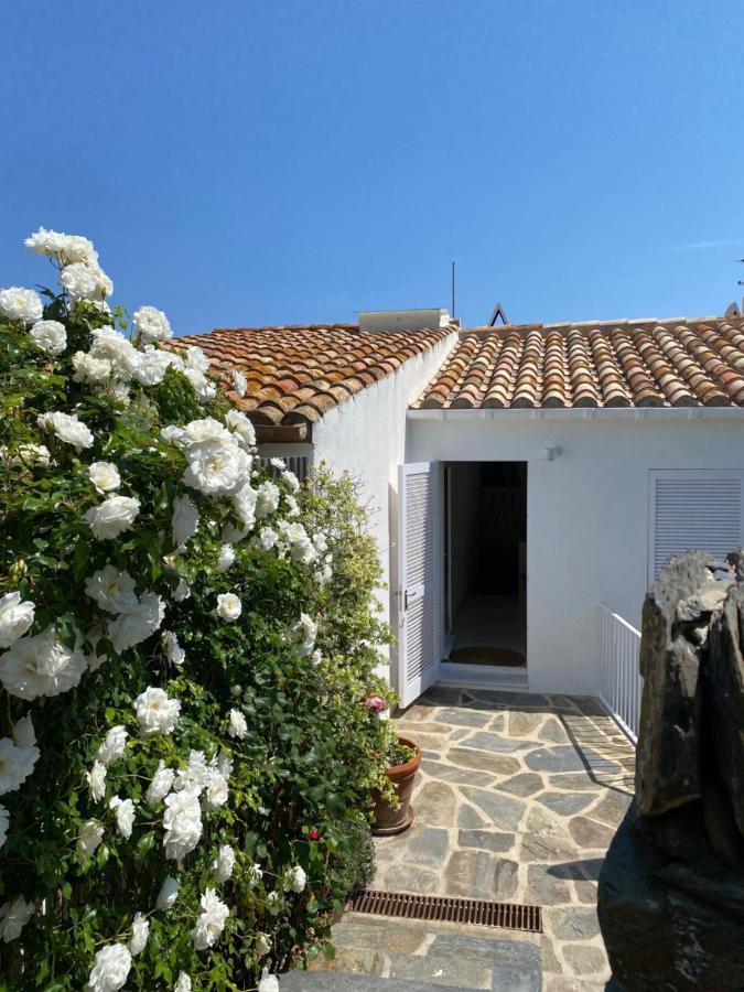 Centric Townhouse With Sea View - Casa Marta Cadaqués Exterior foto
