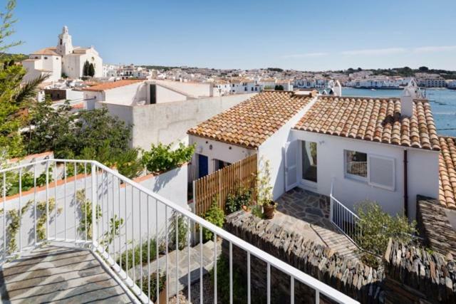 Centric Townhouse With Sea View - Casa Marta Cadaqués Exterior foto