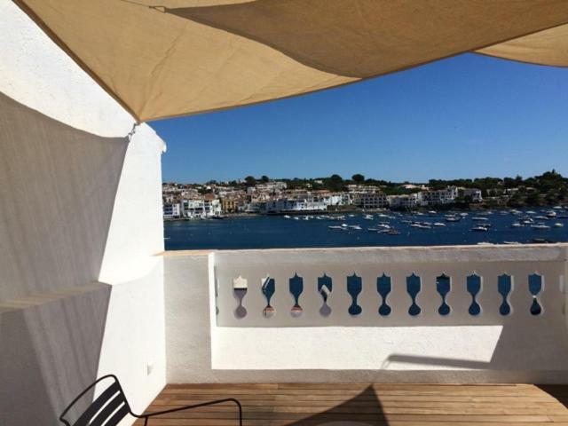 Centric Townhouse With Sea View - Casa Marta Cadaqués Exterior foto