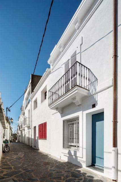 Centric Townhouse With Sea View - Casa Marta Cadaqués Exterior foto