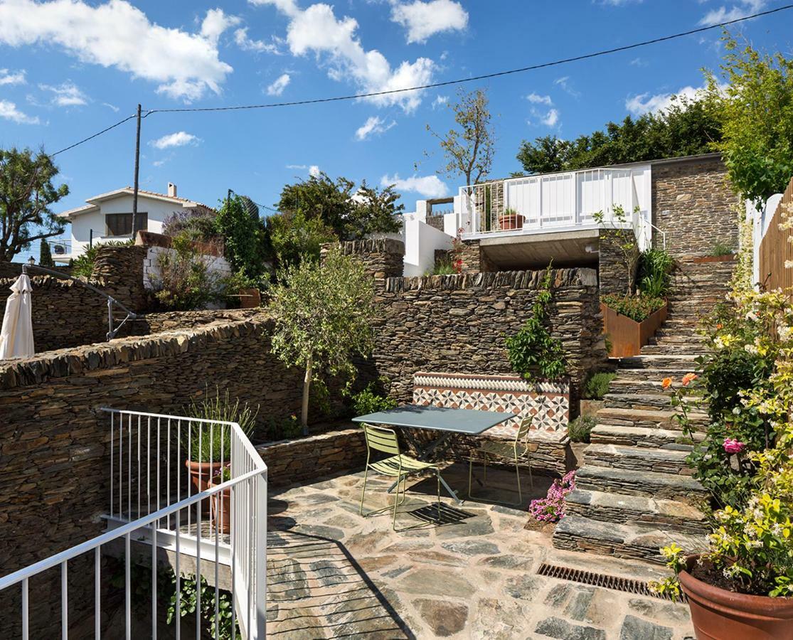 Centric Townhouse With Sea View - Casa Marta Cadaqués Exterior foto