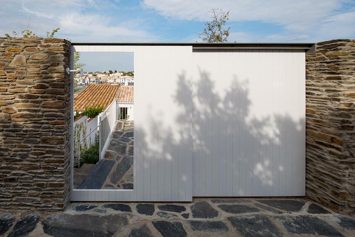 Centric Townhouse With Sea View - Casa Marta Cadaqués Exterior foto