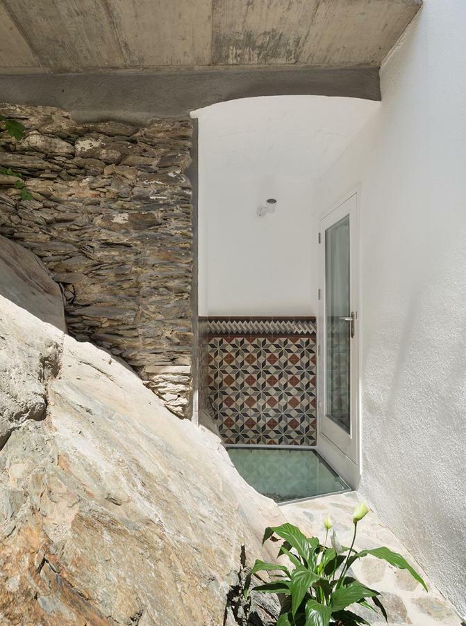 Centric Townhouse With Sea View - Casa Marta Cadaqués Exterior foto