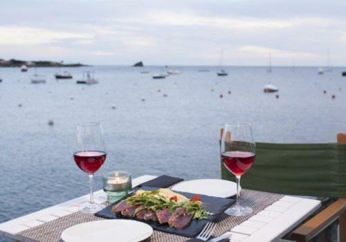 Centric Townhouse With Sea View - Casa Marta Cadaqués Exterior foto