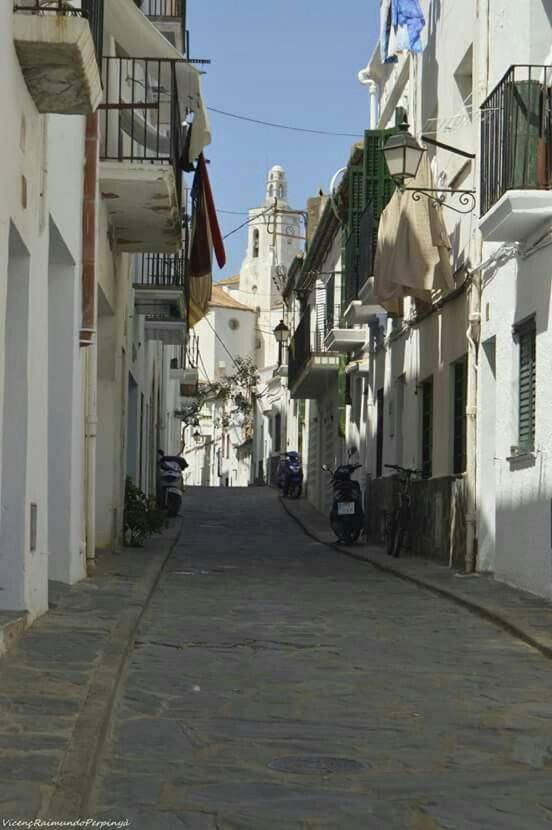 Centric Townhouse With Sea View - Casa Marta Cadaqués Exterior foto